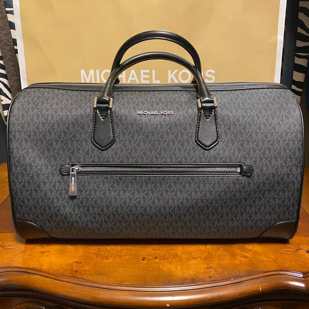 Michael Kors XL Duffle Bag / Luggage